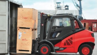 Capacidade para contentores dos empilhadores da Linde Capacidade para contentores dos empilhadores da Linde
