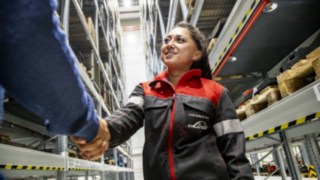 Técnica de assistência da Linde Material Handling
