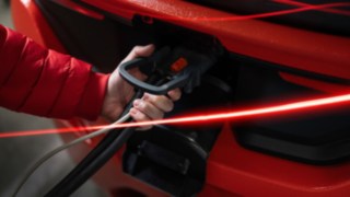 As baterias Li-ION da Linde Material Handling permitem alta disponibilidade e produtividade dos caminhões industriais. 