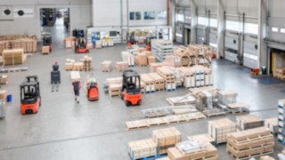 Com o software Linde connect, integra a sua frota em rede e aumenta a eficiência da sua gestão de frotas. Gestão de frotas da Linde Material Handling