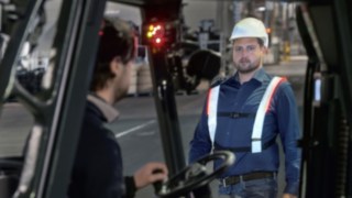 O elevado conforto de utilização torna a faixa de advertência para peões da Linde Material Handling uma companhia agradável A faixa de advertência para peões da Linde Material Handling