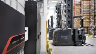 O connect:charger da Linde em operação na Arvato. O connect:charger da Linde