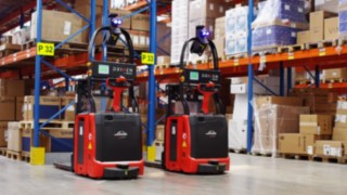 Dois L-MATIC da Linde Material Handling em operação na especialista de produtos sanitários austríaca HOLTER