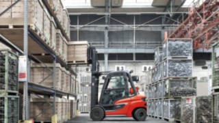 O empilhador a gás H25 da Linde Material Handling