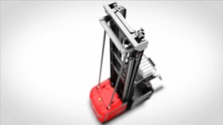 A série modular de dispositivos para picking verticais V modular disponibiliza, como opção, barreiras laterais inclináveis para uma recolha mais fácil a alturas de alcance de até 12 metros. Vídeo sobre a altura de elevação e as barreiras laterais inclináveis disponíveis como opção.