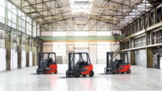 Os empilhadores da Linde Material Handling são os ajudantes número um para intralogística.