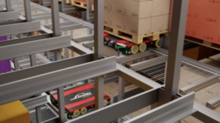 Os códigos QR estão fixados nas laterais das estanterias.